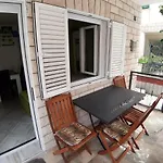 Studio Apartman F&L