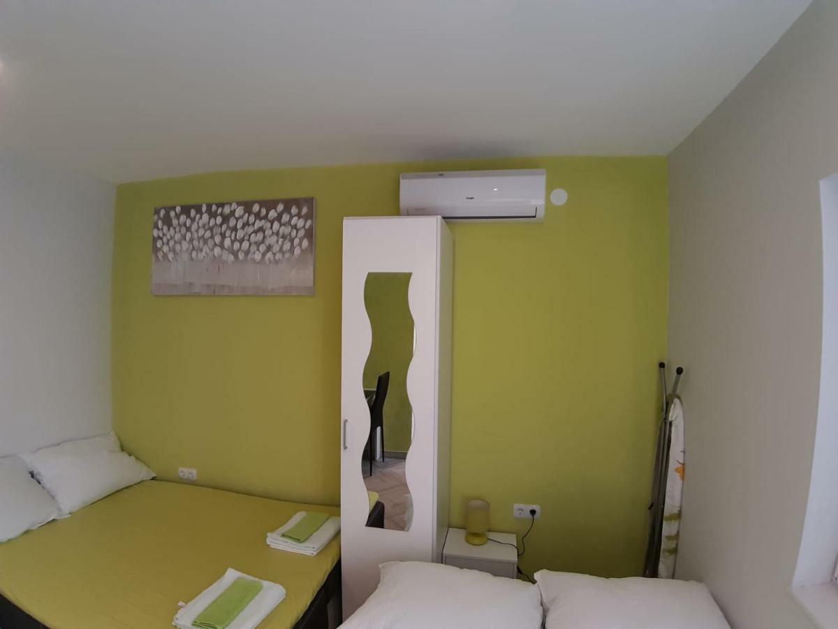 Studio Apartman F&l *